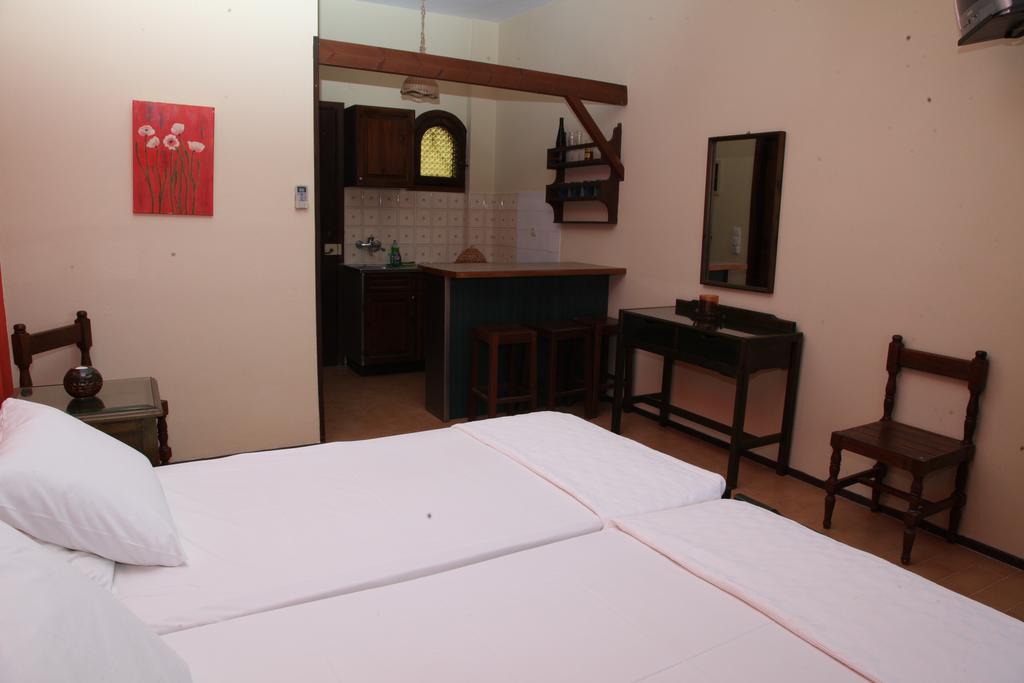 Dionisis Apartments Κουνόπετρα Δωμάτιο φωτογραφία